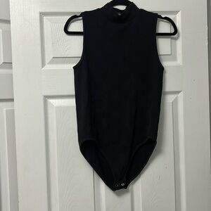 1x Mock Neck Bodysuit
